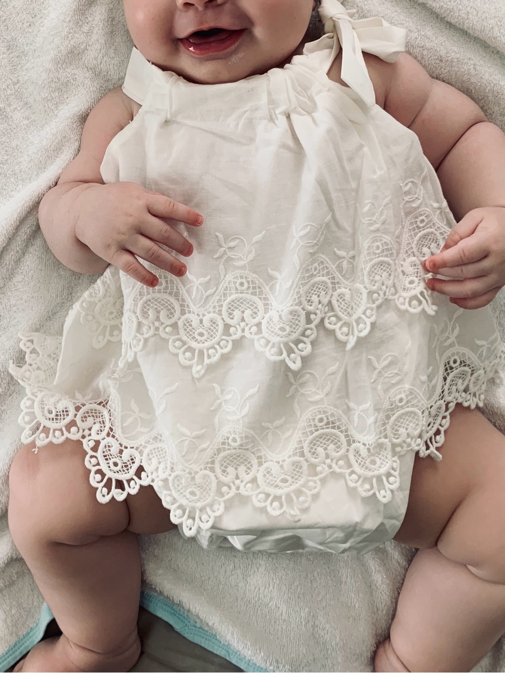 EUC Baby Girl Lace Romper in Size 6-9 months - Picture 9 of 9